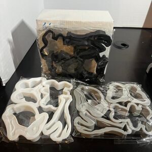 Plastic Zoo Safari Animal Cookie Cutter Set Black White Grey Bakers Molds NIB